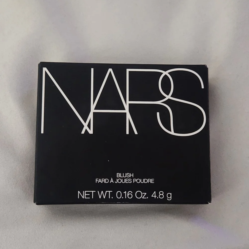 NARS Blush Powder – Shade Behave